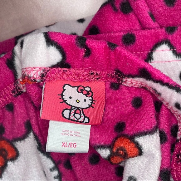 SOLD. 💙Hello kitty plush pijama pants - Picture 3 of 3